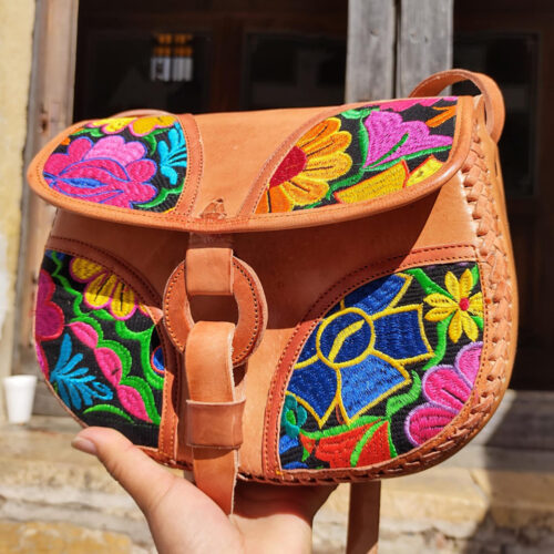 Bolsa hebilla bordada flores